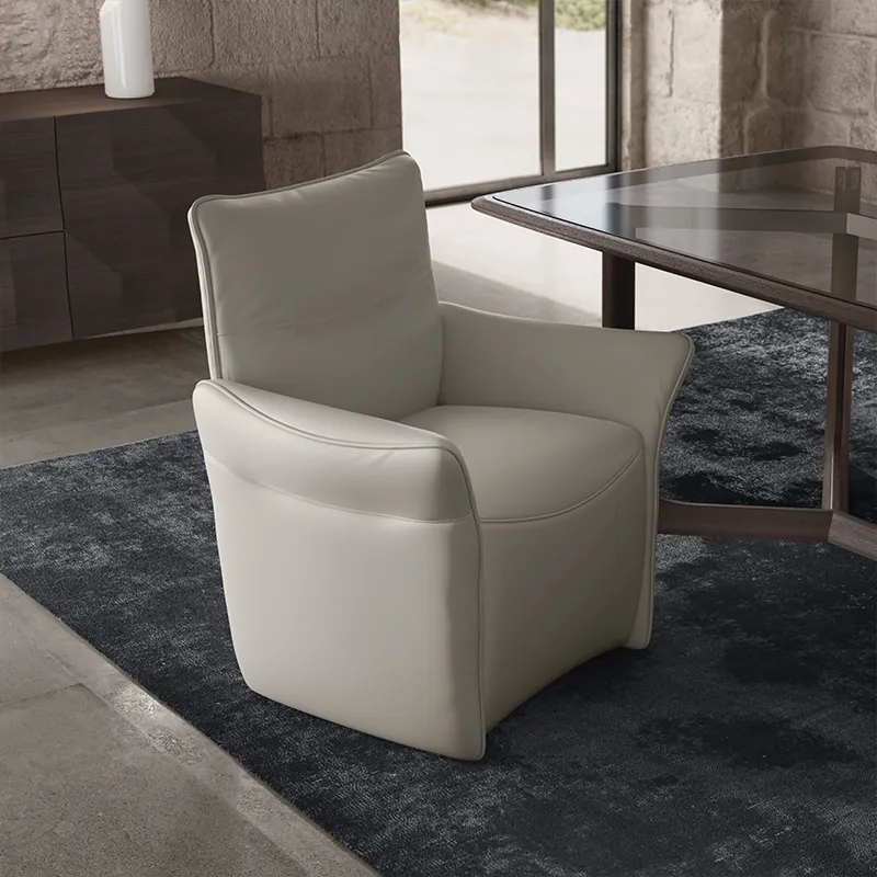 Natuzzi Italia Mama Chair 3